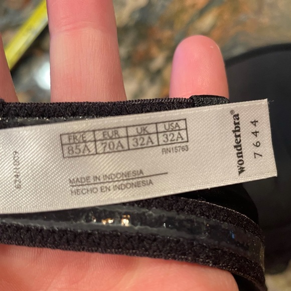 Wonderbra black strapless 32A GUC - Picture 6 of 8